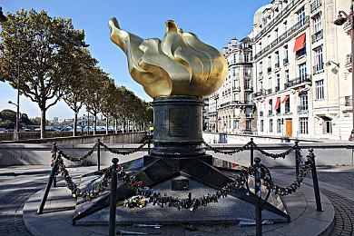 全球最大固体火箭 我国引力一号遥一商业运载火箭首次发射成功